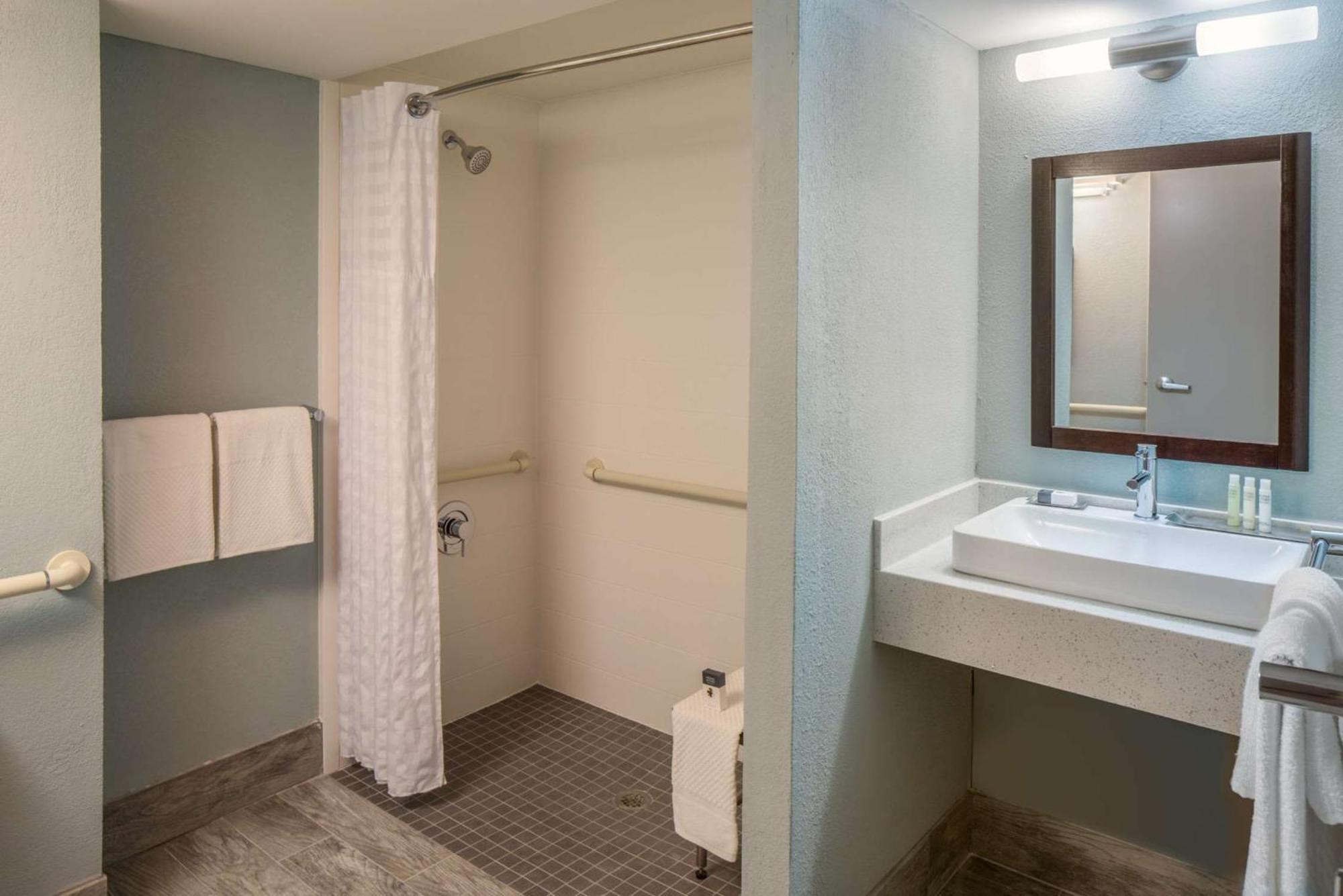 Doubletree By Hilton Austin Northwest - Arboretum Екстериор снимка