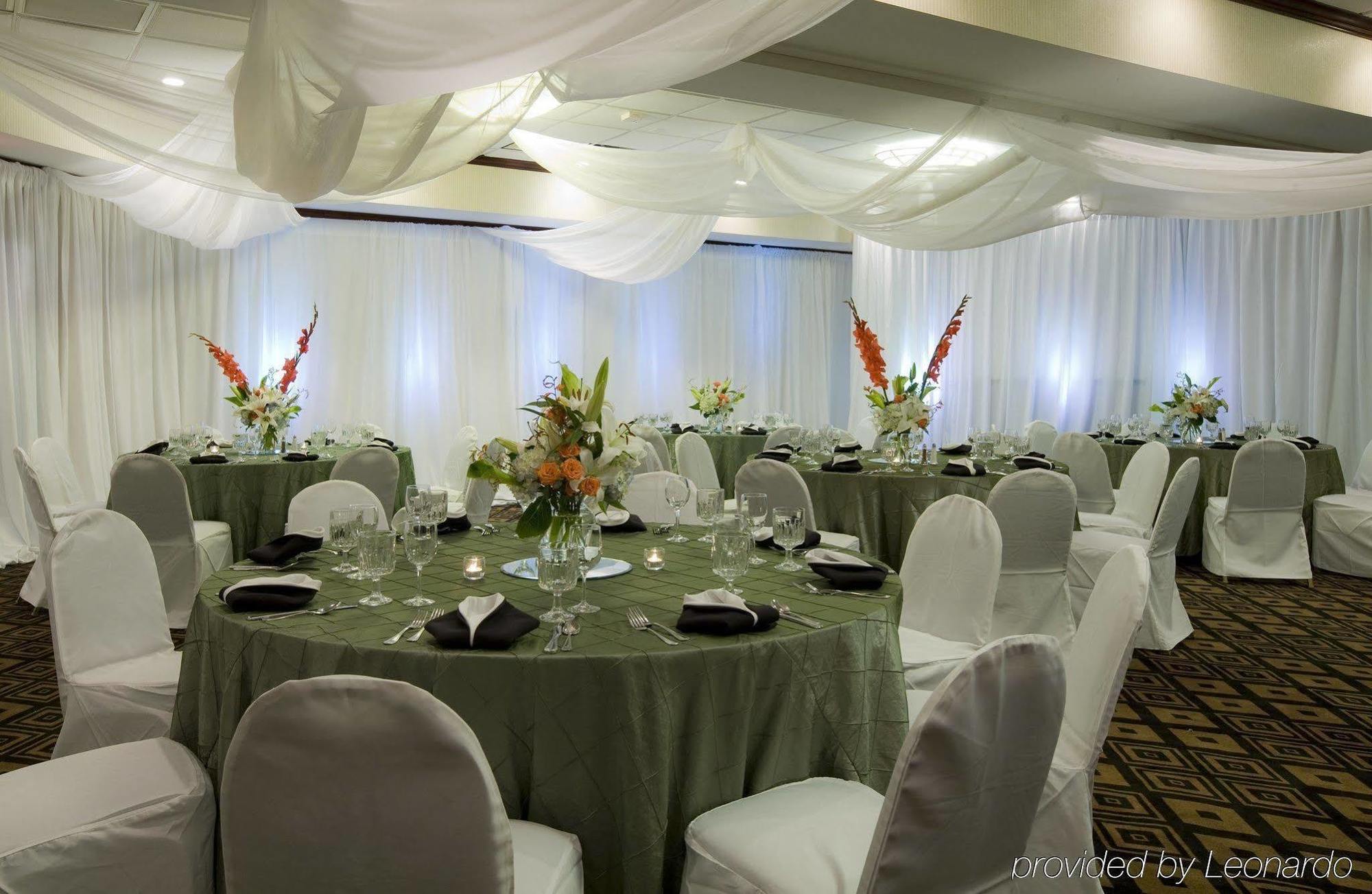 Doubletree By Hilton Austin Northwest - Arboretum Ресторант снимка